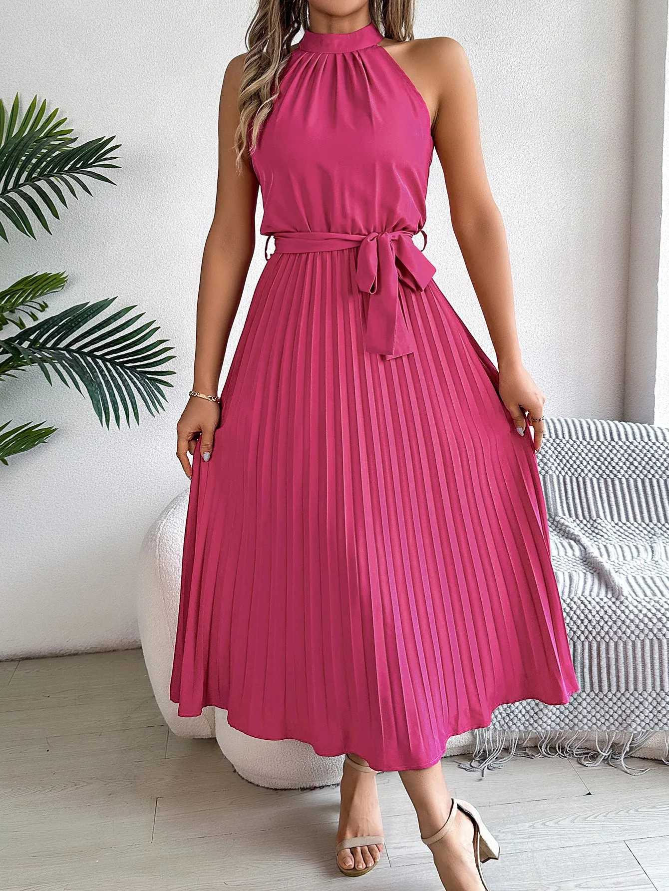 Elegant stand collar sleeveless waist long dress